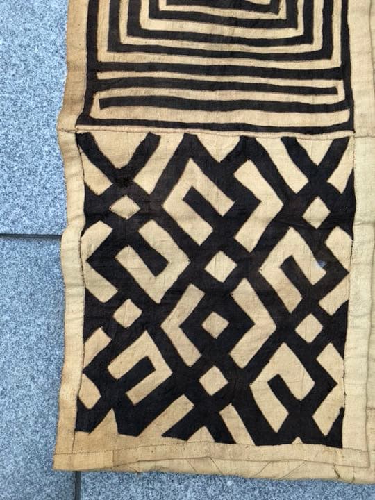 アフリカ  クバ族ラフィア布値引きです
