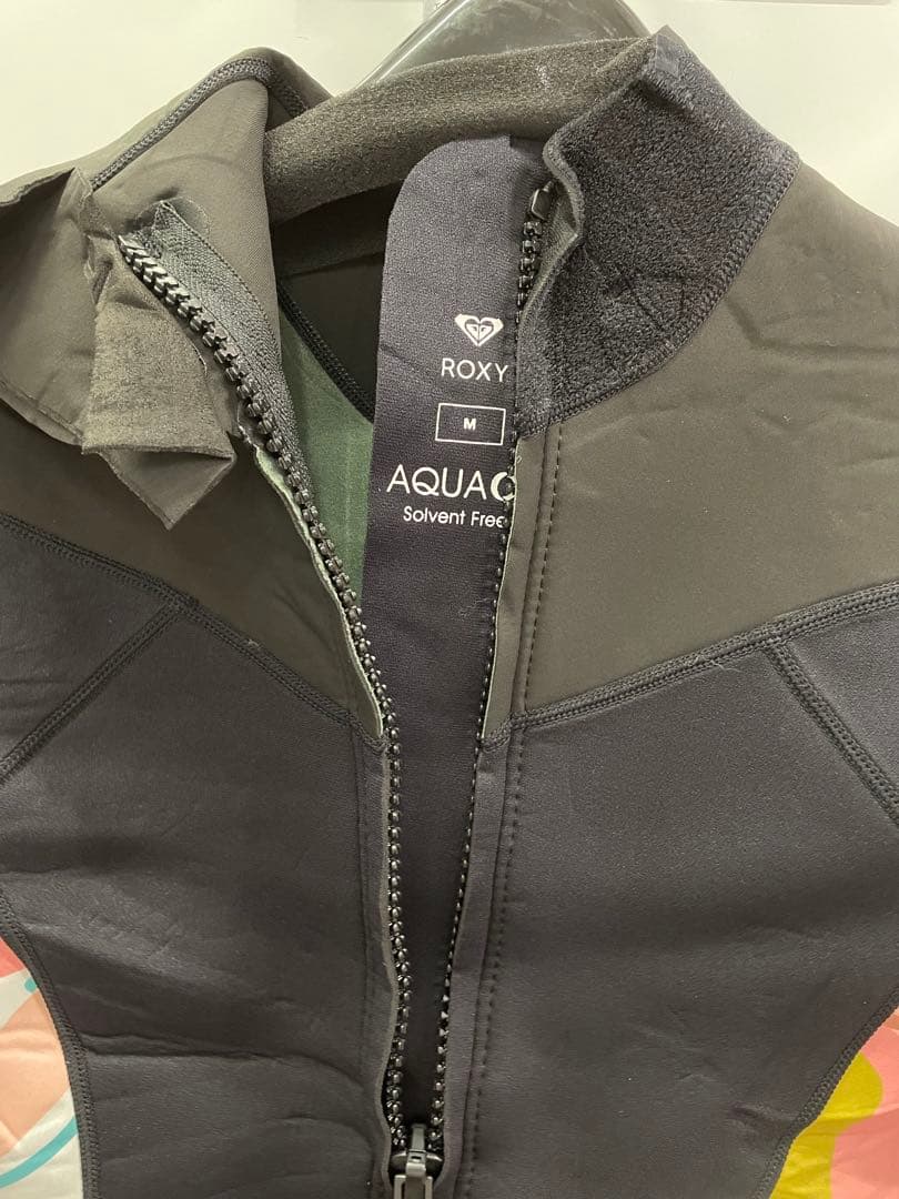 【新品•未使用•タグ付】ROXYウェットスーツ2.5/2mm 2022年春夏 M
