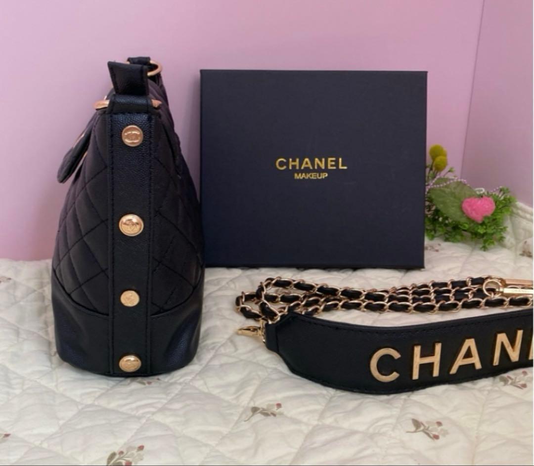 ち*ん様 新品未使用　CHANEL ミニホーボーバッグ 黒