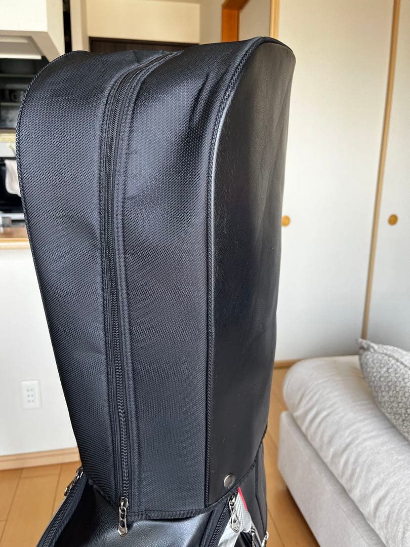 超美品！テーラーメイド　ハイグレード黒キャディバッグ　大きめ　9.5型　レザー調