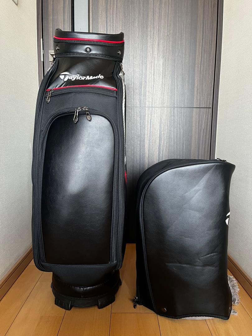 超美品！テーラーメイド　ハイグレード黒キャディバッグ　大きめ　9.5型　レザー調