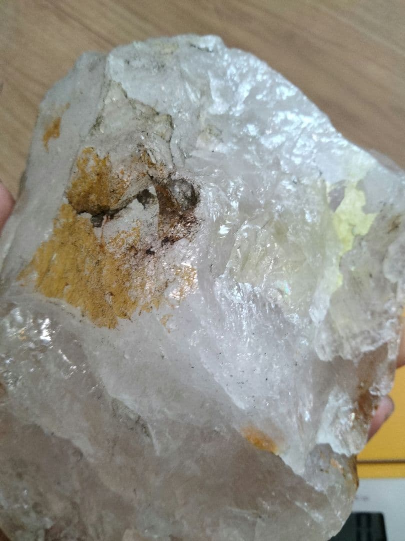 山梨県　乙女鉱山　国産天然水晶　虹入り水晶　1558g　　国産鉱物 硫黄入り水晶