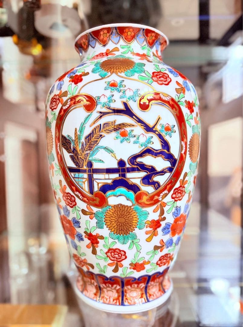 花瓶と九谷焼の茶器セット。