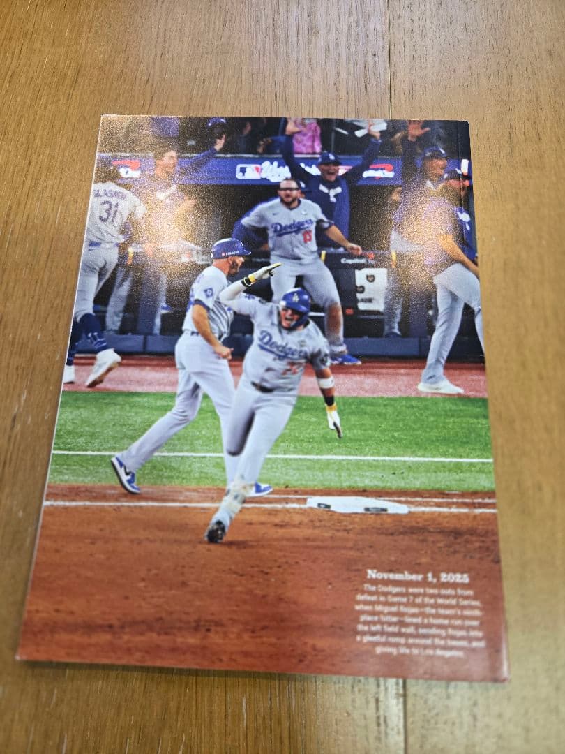 ドジャース　2024 、2025 ワールドシリーズ制覇記念号 &　日刊スポーツ