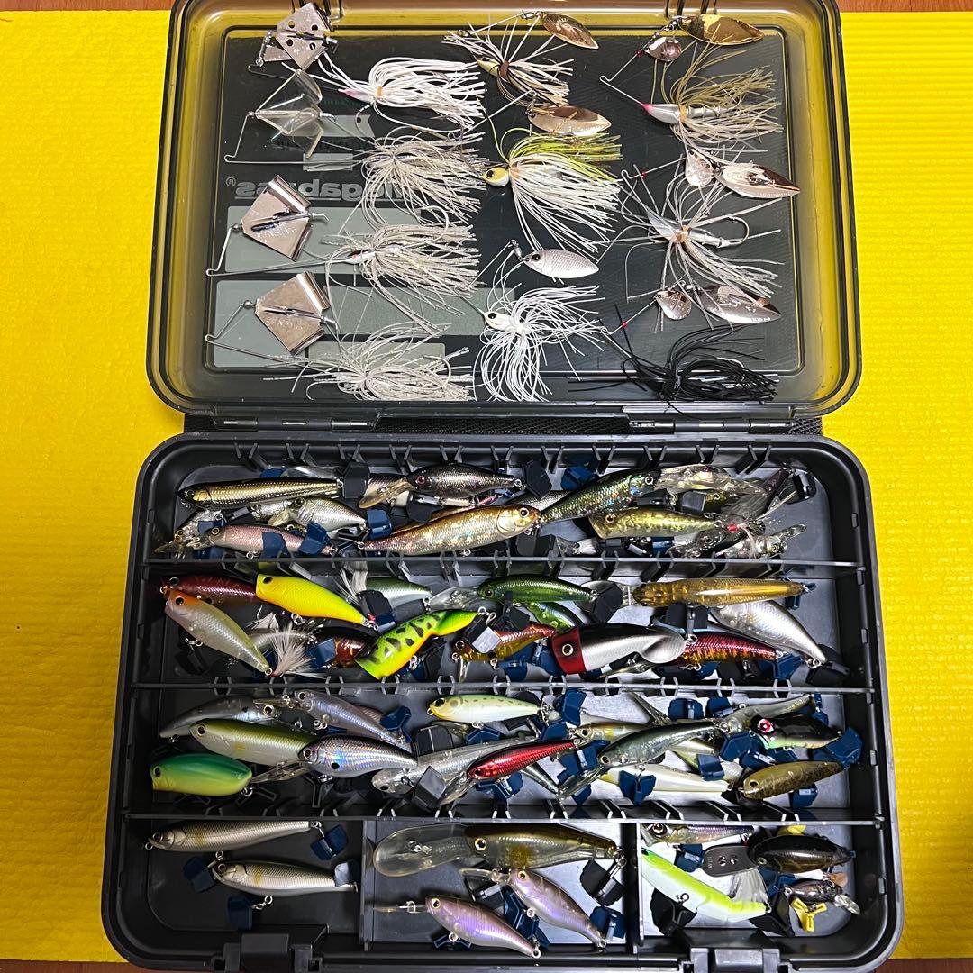 ブラックバスルアー 60個　ワイヤーベイト多数 プラスチックケースセット