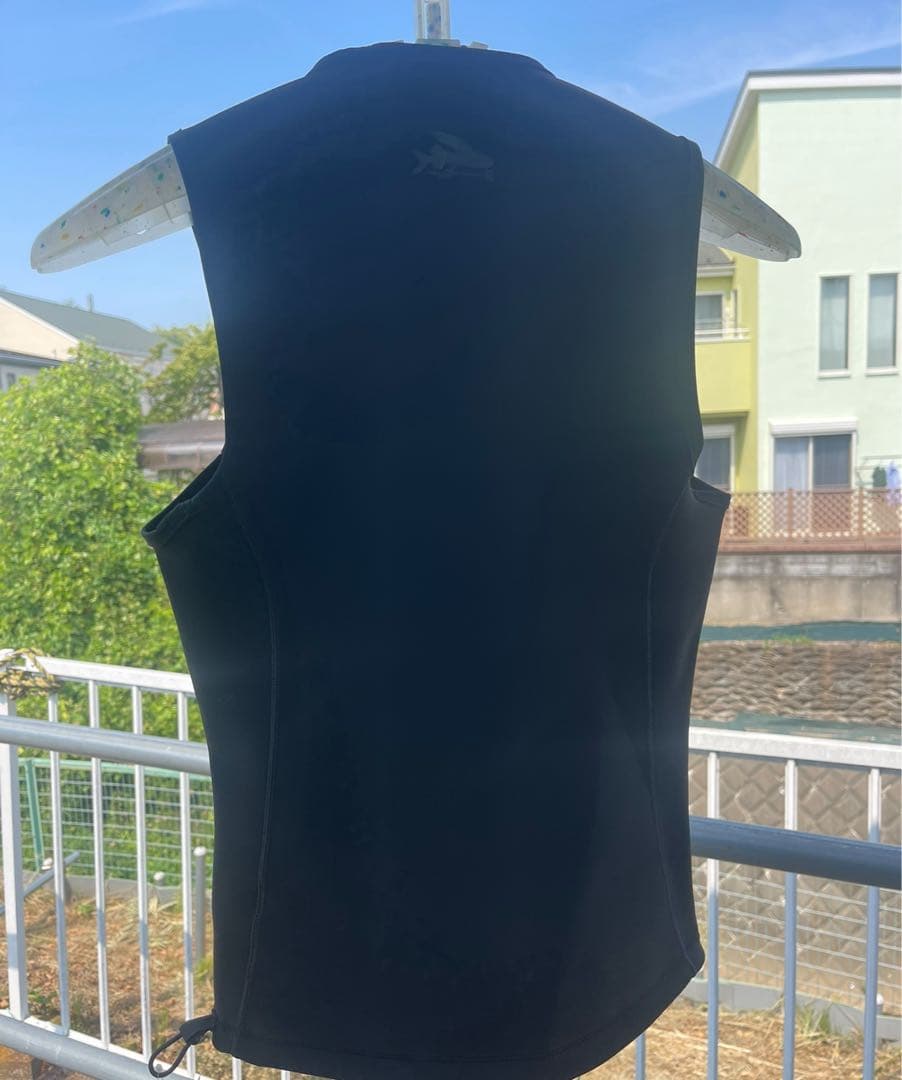 patagonia ブラック ノースリーブベスト　タッパー　ベスト