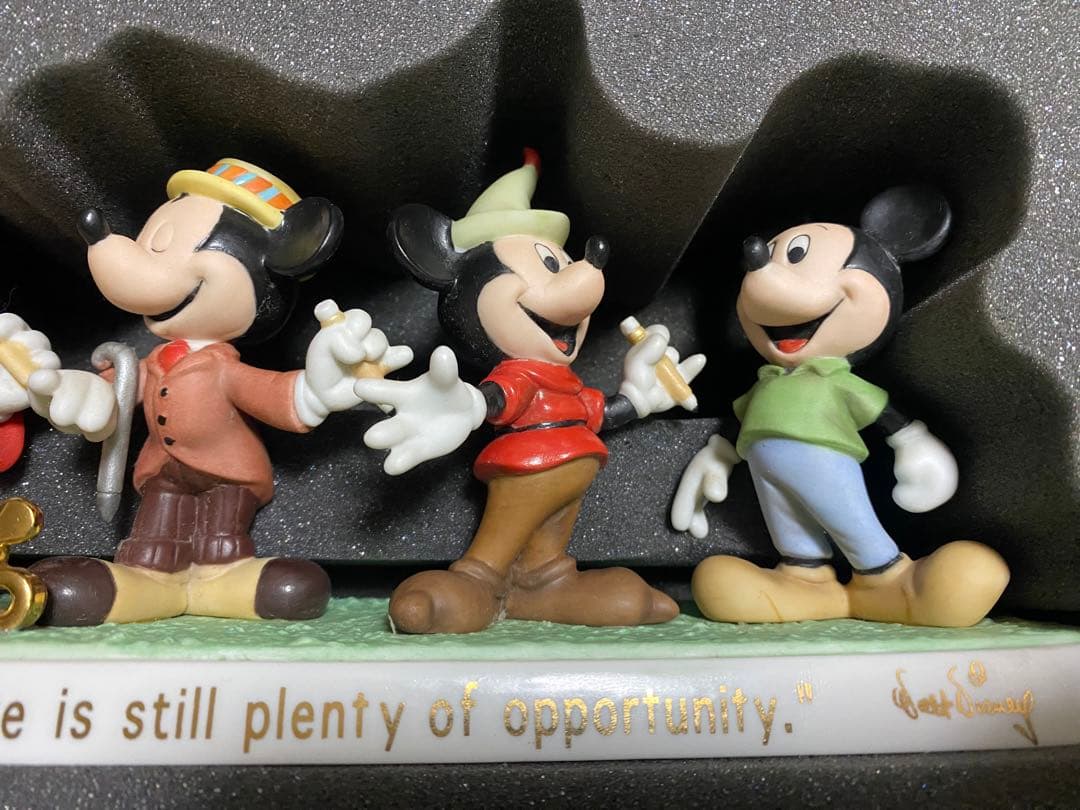 ディズニー　ミッキーマウス　ミレニアムフィギュア　2000年　限定　500 陶器