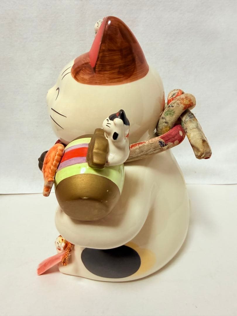 招福 大開運 招き猫 金運UP 置物 薬師窯彩絵　招き猫(ちりめん首輪　8.5号