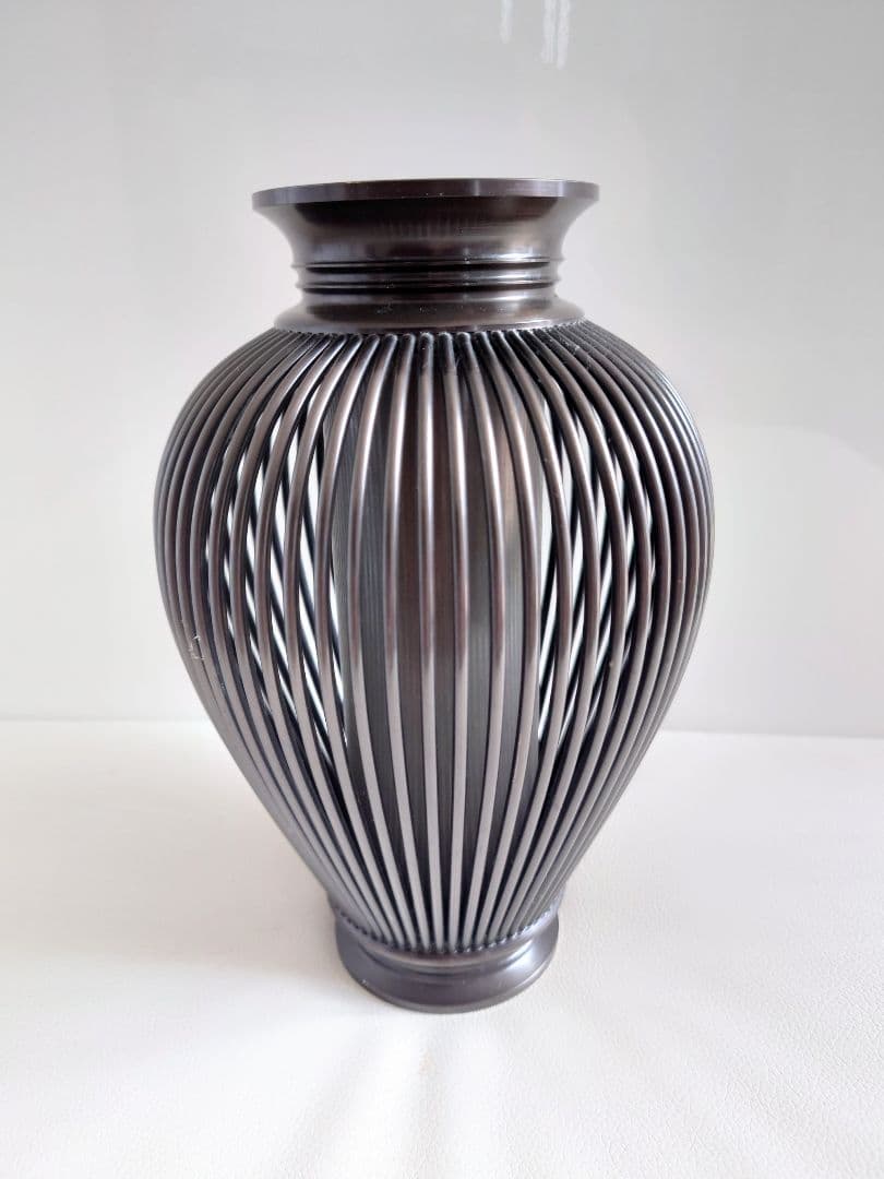 登鴻作　鋳銅　透籠　花瓶　落とし付