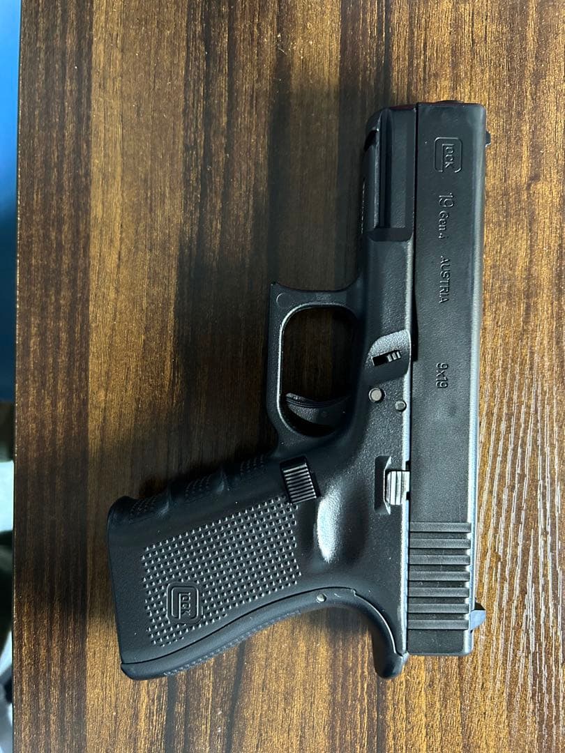 東京マルイ　グロック 19 gen4 本体＋マガジン×3