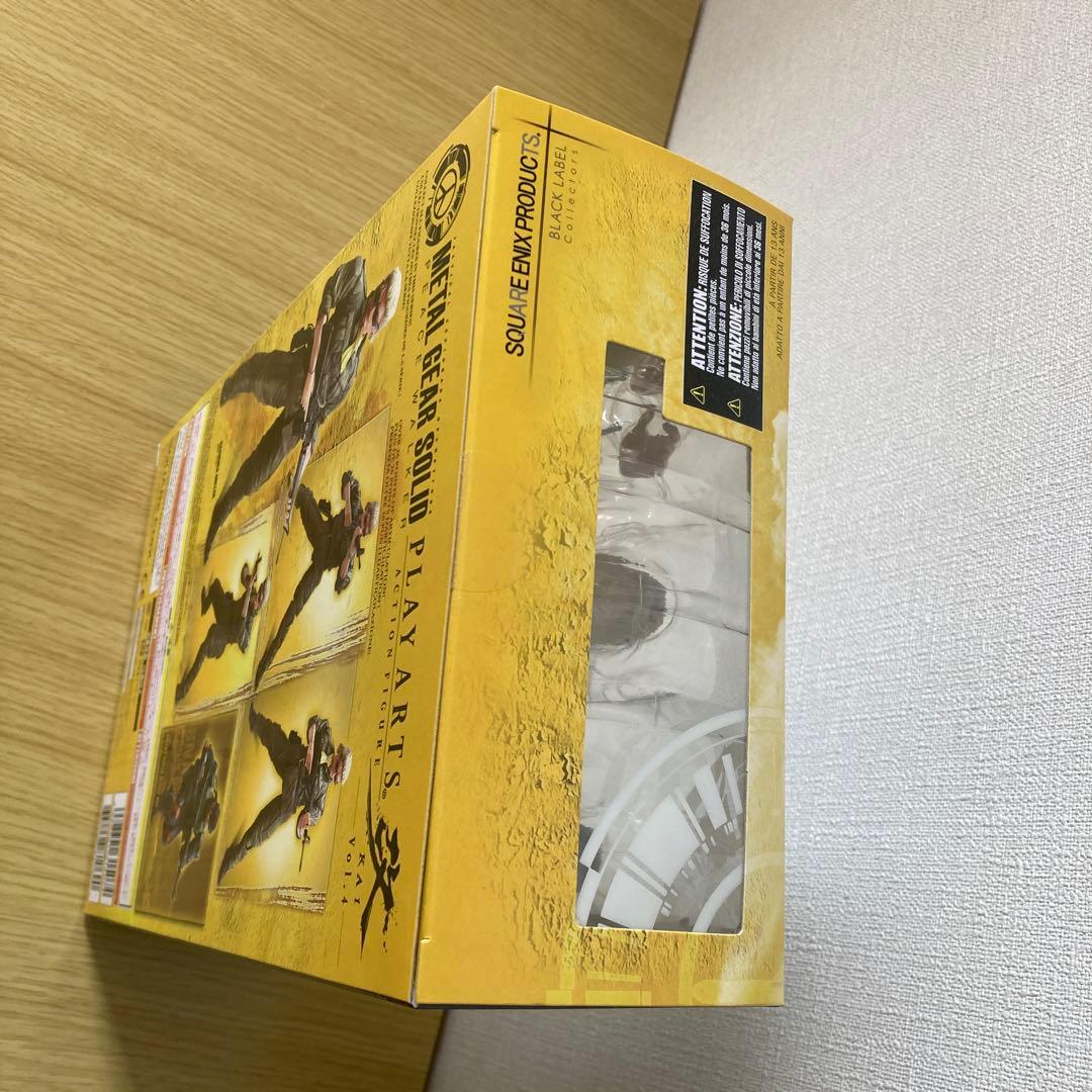 L GEAR SOLID スネーク フィギュア