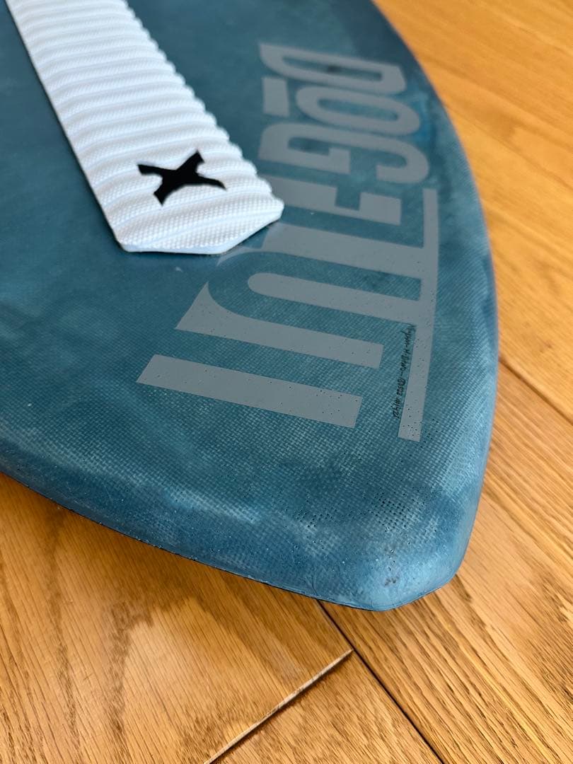 スキムボード（美品）　ドックフルト　フィッシュテール　カーボン　おまけDVD付き