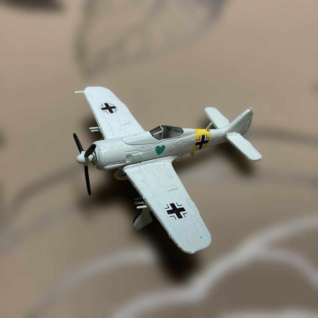 世界の戦闘機 戦闘機ミニチュアセット ガラスケース鏡付き