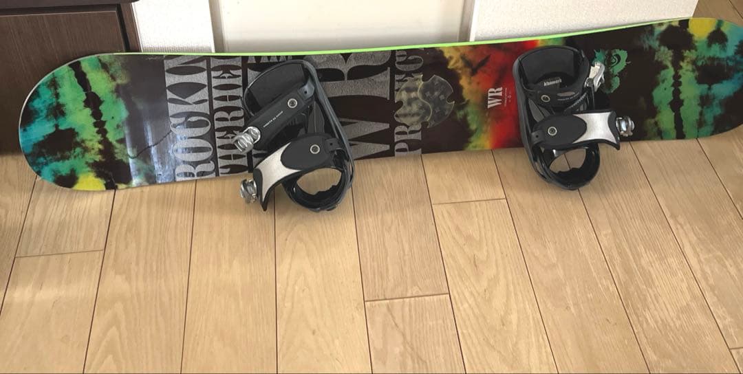 レディース　3点セット　スノーボードとビンディングセットとカバー付き