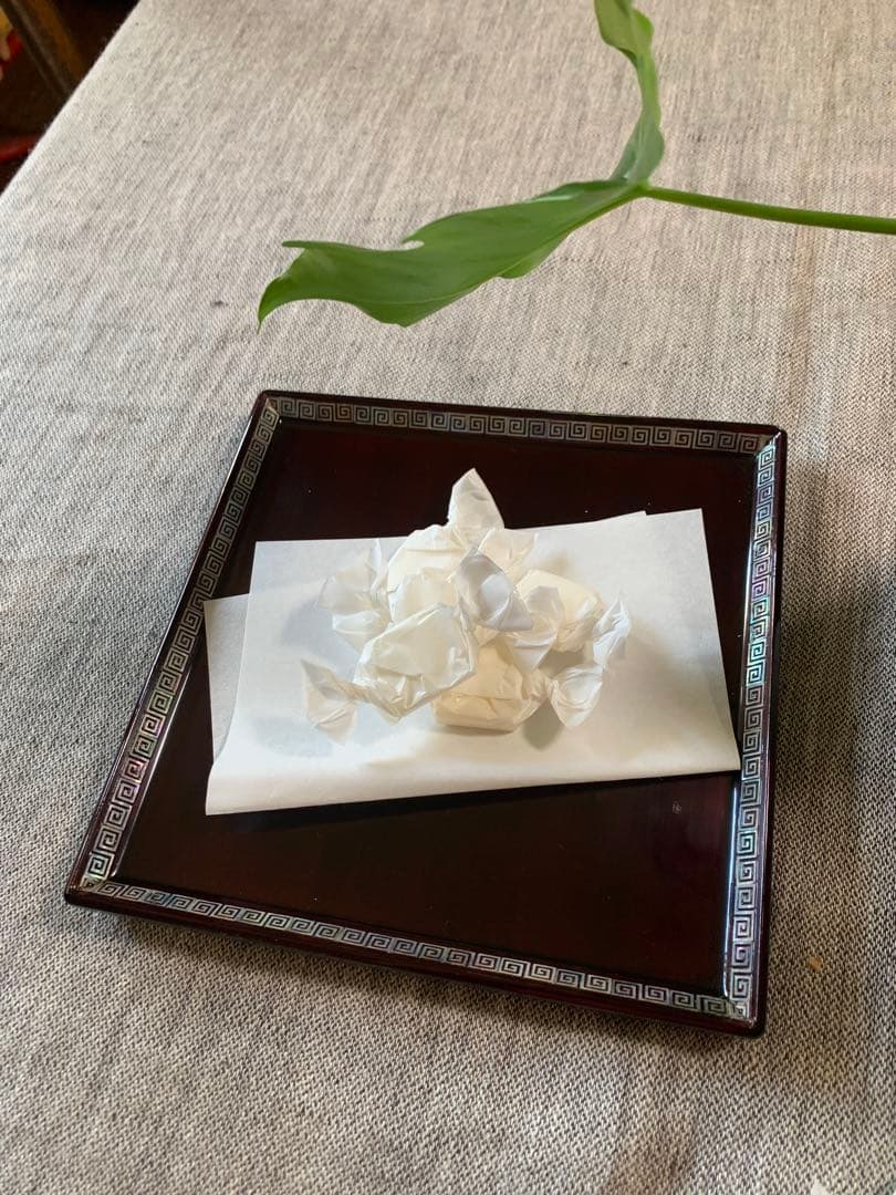 螺鈿細工 溜塗 角菓子器／折敷 18cm 未使用》