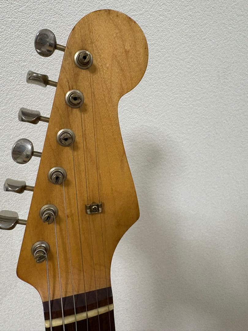 お薦め　オレンジ色のストラトキャスター