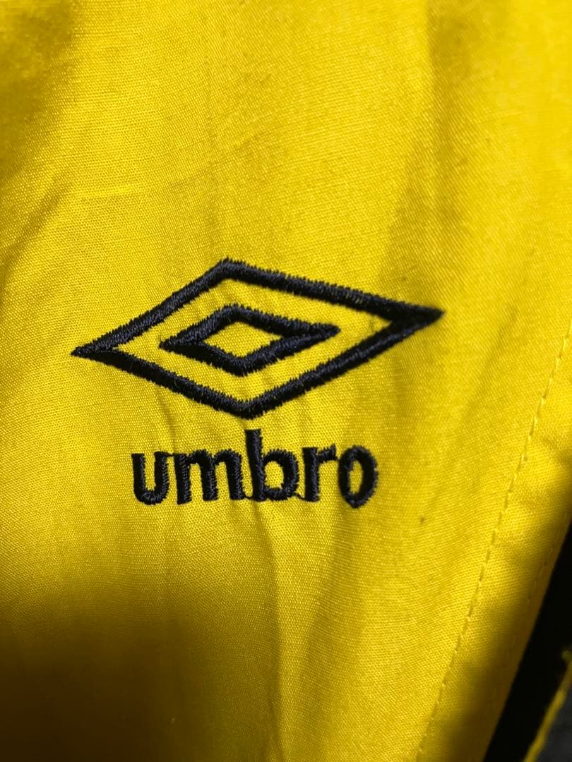 umbro スコットランド　ヴィンテージ　ナイロンジャケット　送料込み　古着