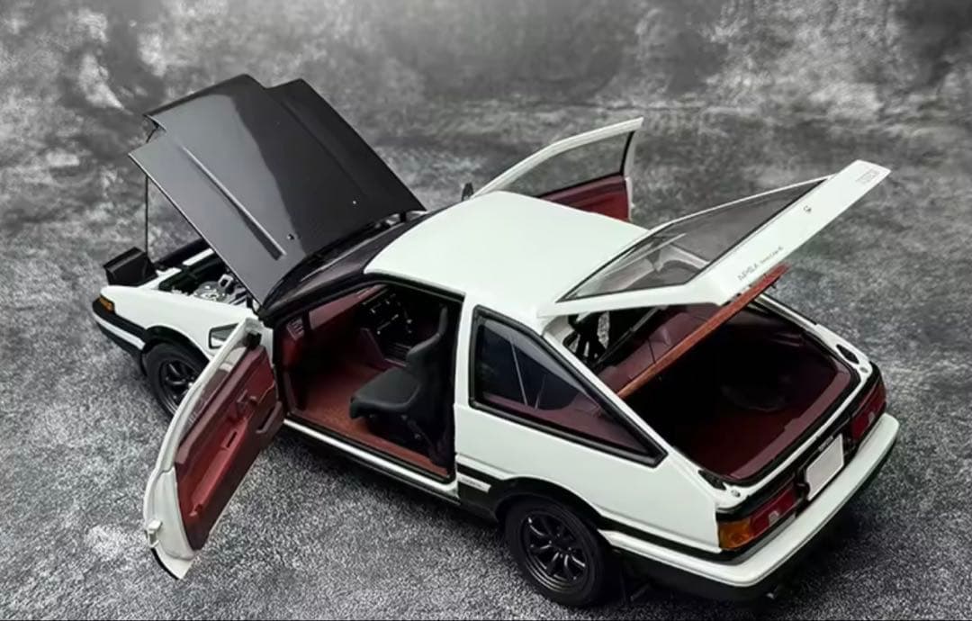 Autoart 1/18イニシャルD AE86 ミニカー