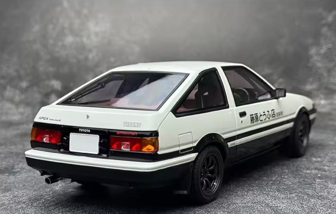 Autoart 1/18イニシャルD AE86 ミニカー