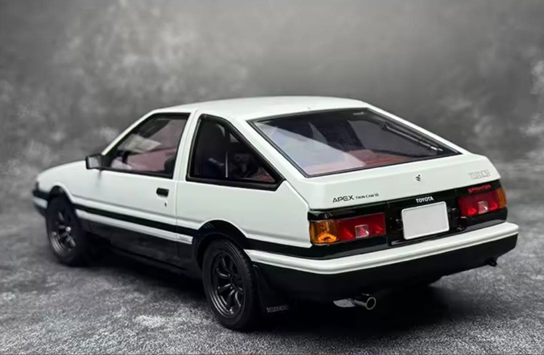 Autoart 1/18イニシャルD AE86 ミニカー