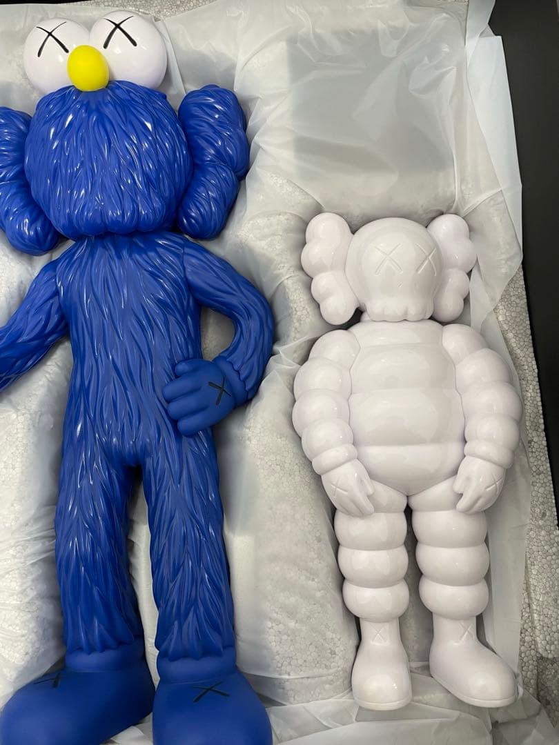 その他 #1 KAWS FAMILY BROWN/BLUE/WHITE