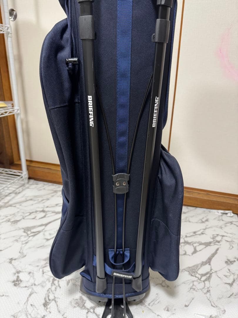 ブリーフィング　キャディバッグ　超美品　ほぼ未使用　ネイビー　人気