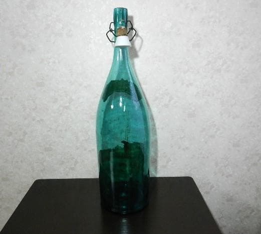 「嘉納合名會社」商標「白鶴」の古い一斗酒瓶（１８㍑、高さ８０ｃｍ、底径２１ｃｍ）