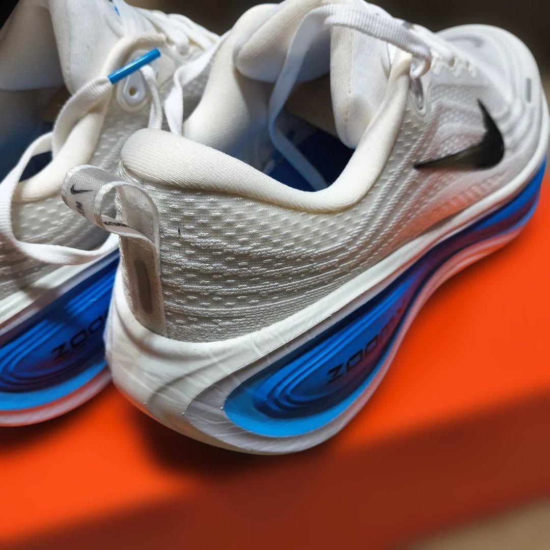 Nike ボメロプラス　27cm ランニングシューズ ホワイト/ブルー