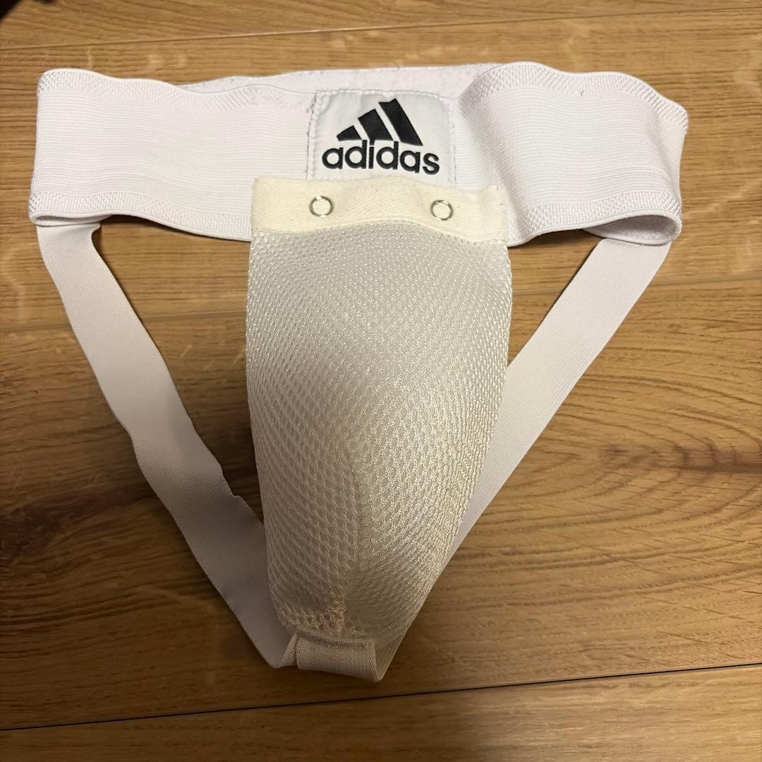 キックボクシング　防具一式　ヘッドギア　レガース　アディダス　膝当て