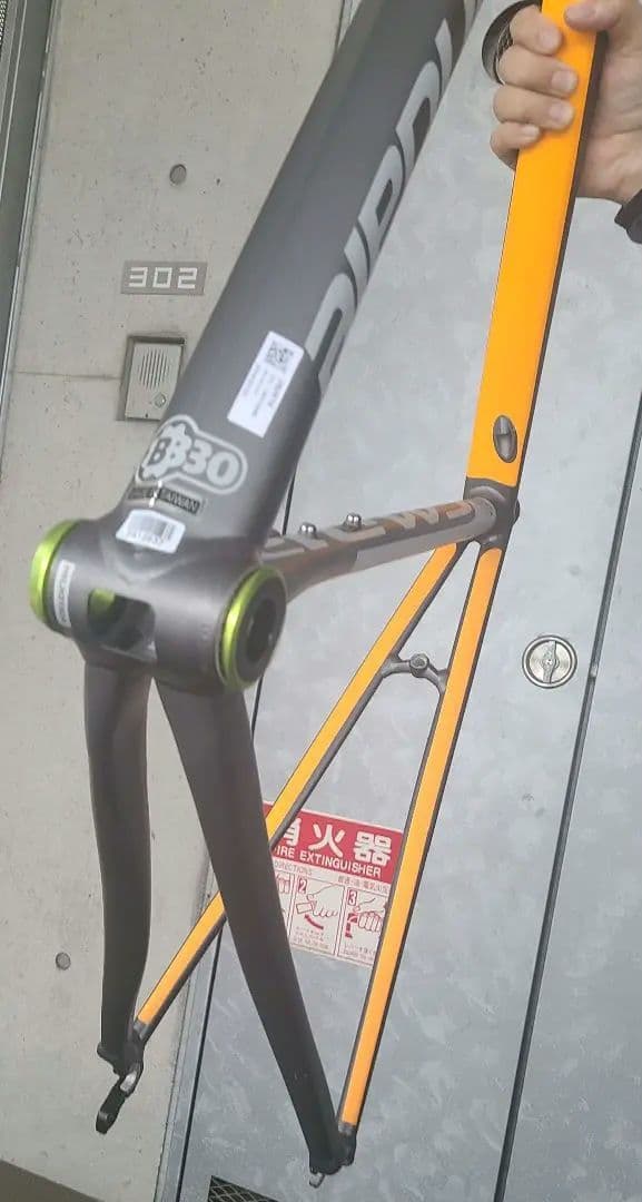 Cannondale CAAD12 ロードバイクフレーム シルバー/オレンジ