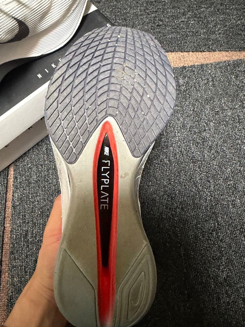 NIKE ヴェイパーフライ4 26.5