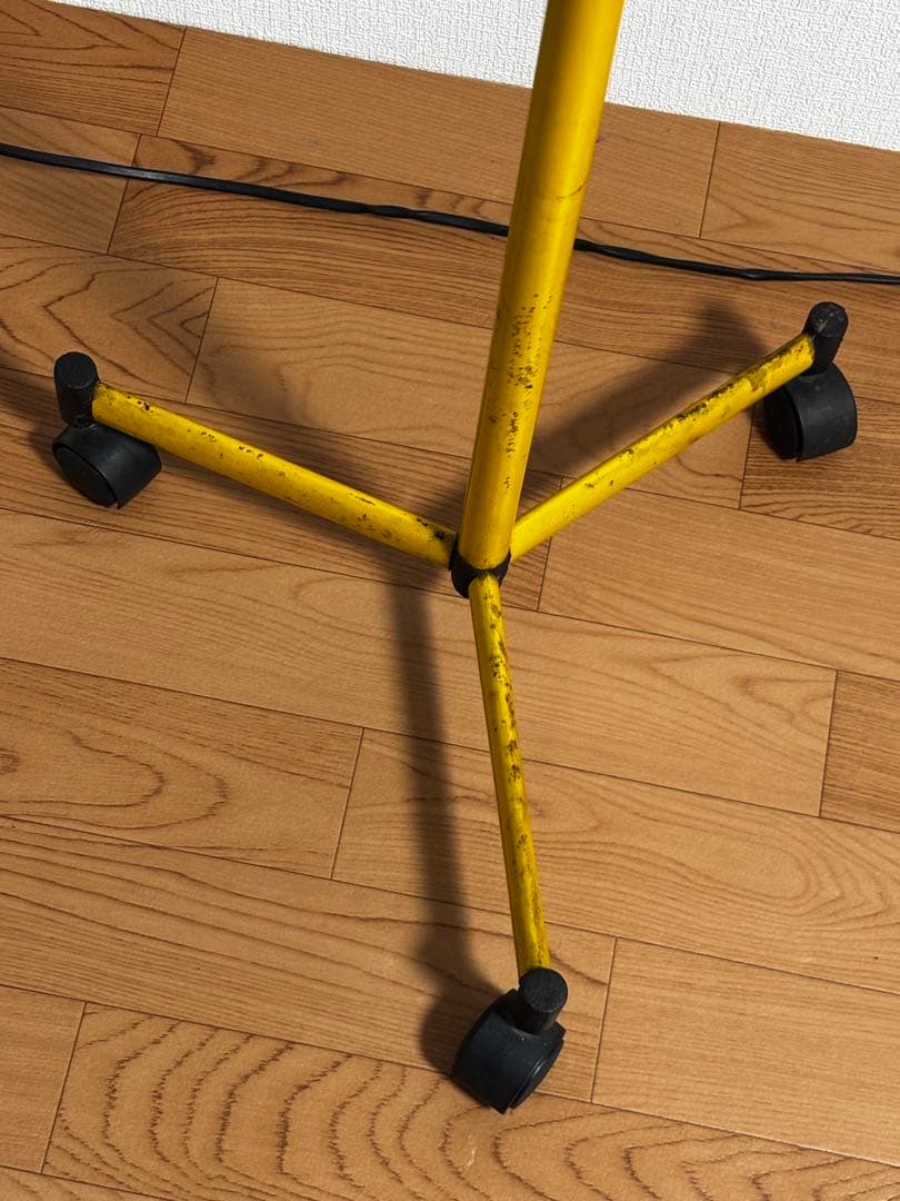 レトロ　フロアスタンドライト　ヴィンテージ　フロア　ランプ　イエロー