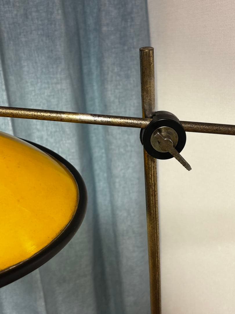 レトロ　フロアスタンドライト　ヴィンテージ　フロア　ランプ　イエロー