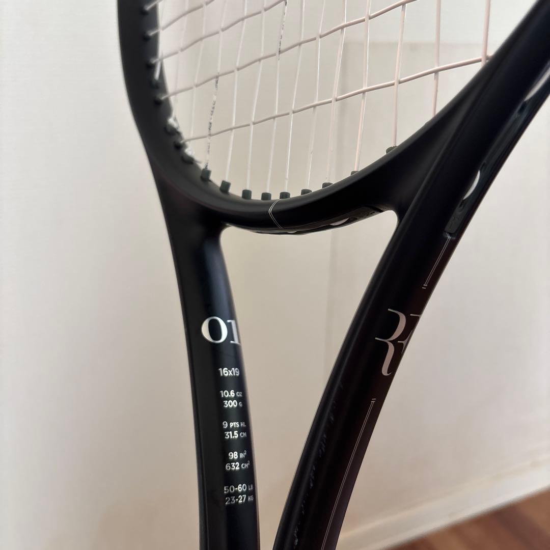 テニスラケット　ウィルソンRF01 300g G2