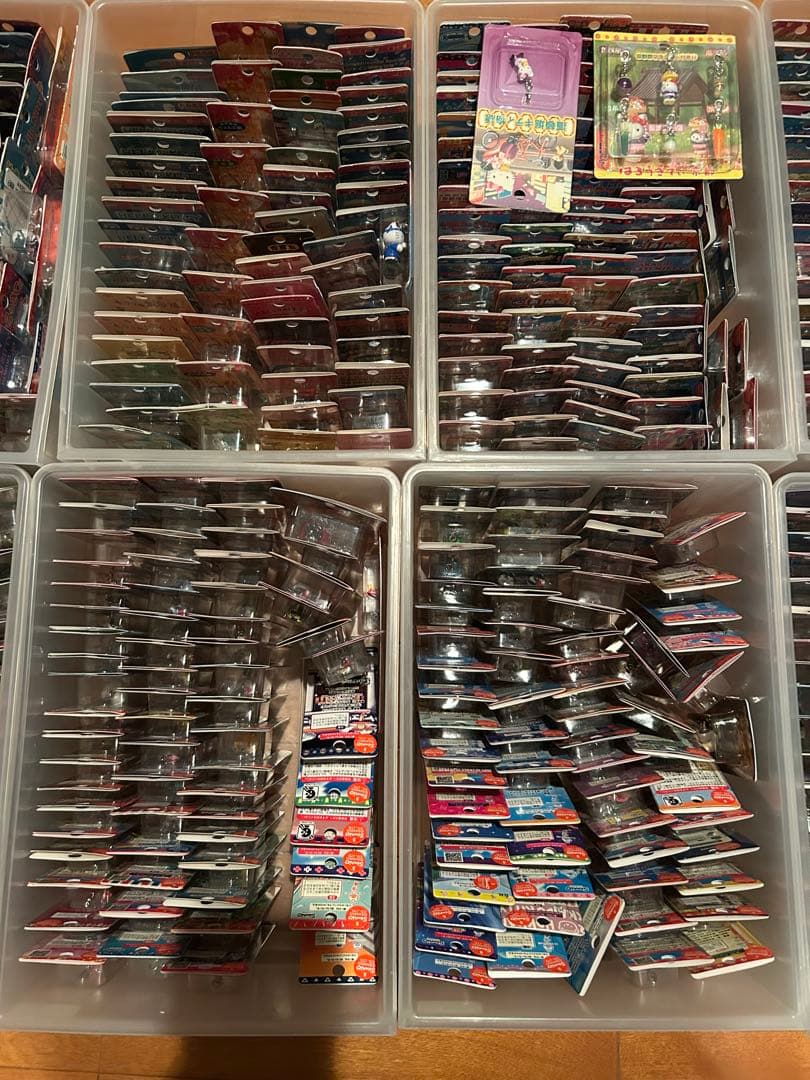 新品　地域限定　キティ　ファスナーマスコット　約690個　ストラップ　レア