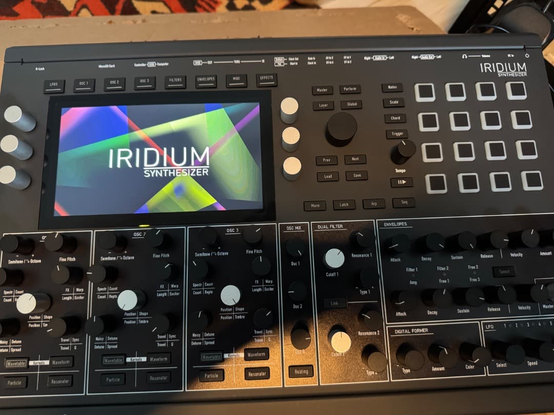 Waldorf Iridium シンセサイザー 本体