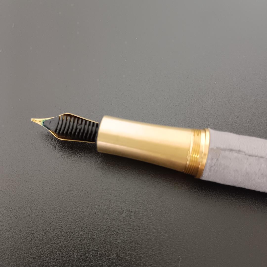 【文染】 やわらかな万年筆 ふわり ジビエレザー 鹿革 灰