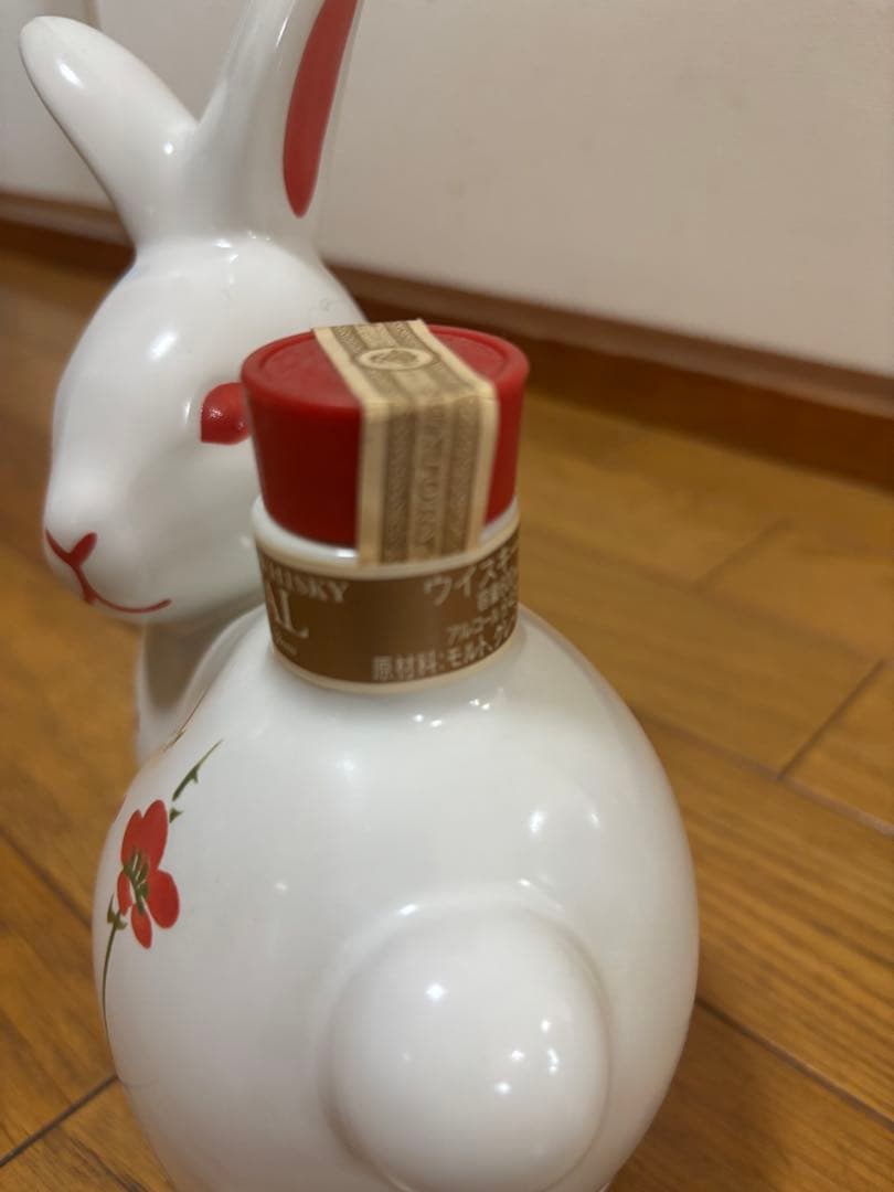 【未開栓】干支 卯 ウサギ型 陶器 ウイスキー サントリー ローヤル12年