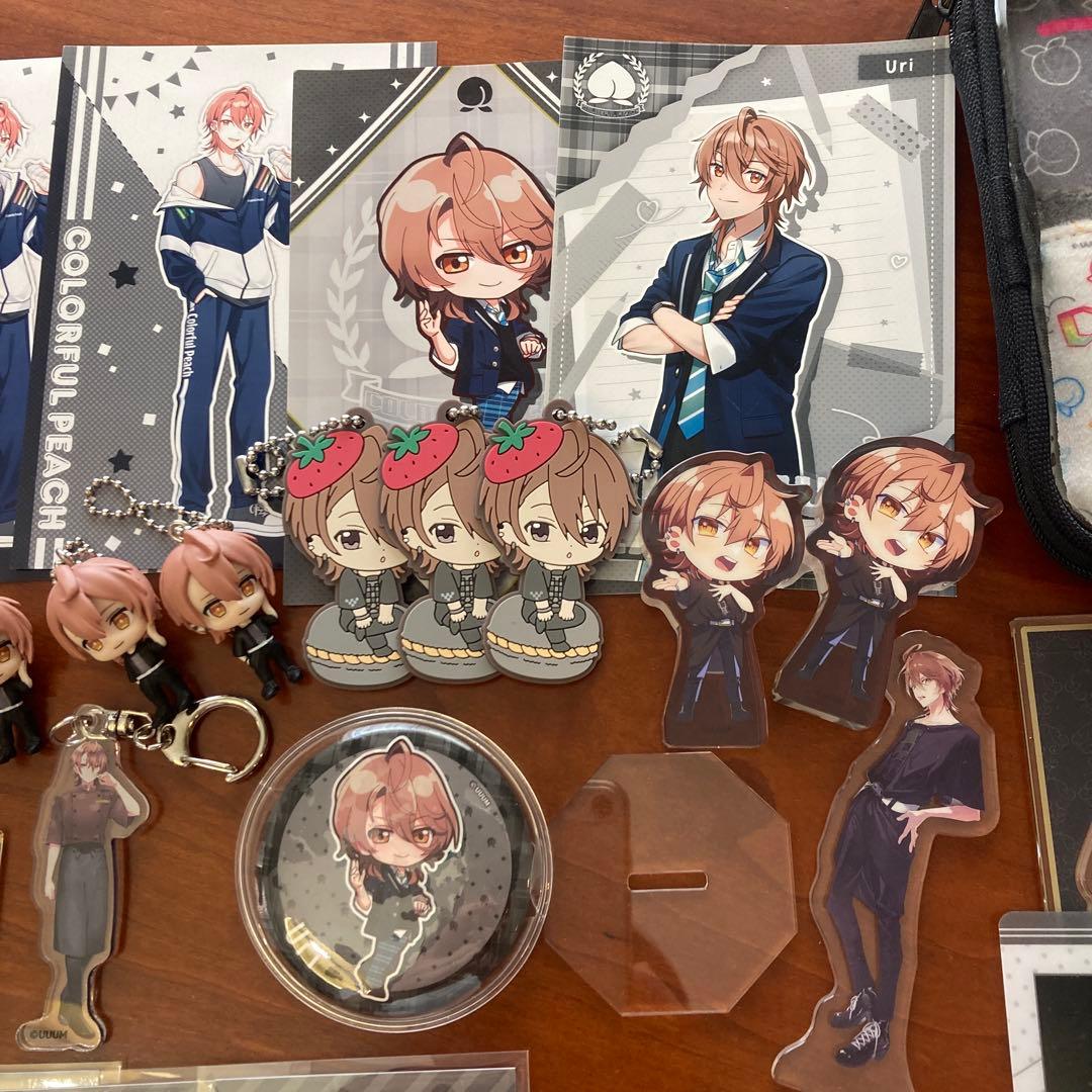 カラフルピーチ　うり　まとめ　トレカ　アクスタ　ポーチ　ぬいぐるみ　キーホルダー