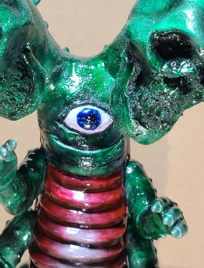 妖怪怪獣ギョロンデス　フィギュア　ブロマイド付き　パチ怪獣　自作アート