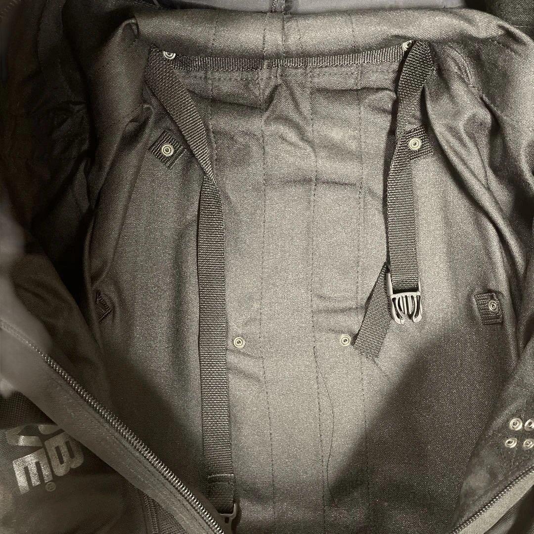 タイトリスト　THE CLUB GLOVE トラベルバッグ