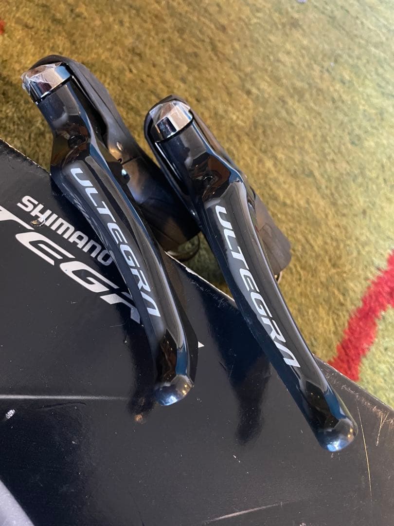 美品・シマノアルテグラ ULTEGRA ST-R8000 STIレバー 2x11