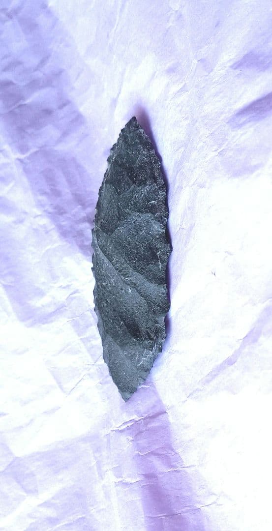 原始人 アイヌ仕様。 b 石器　尖頭器　 サヌカイト 模写