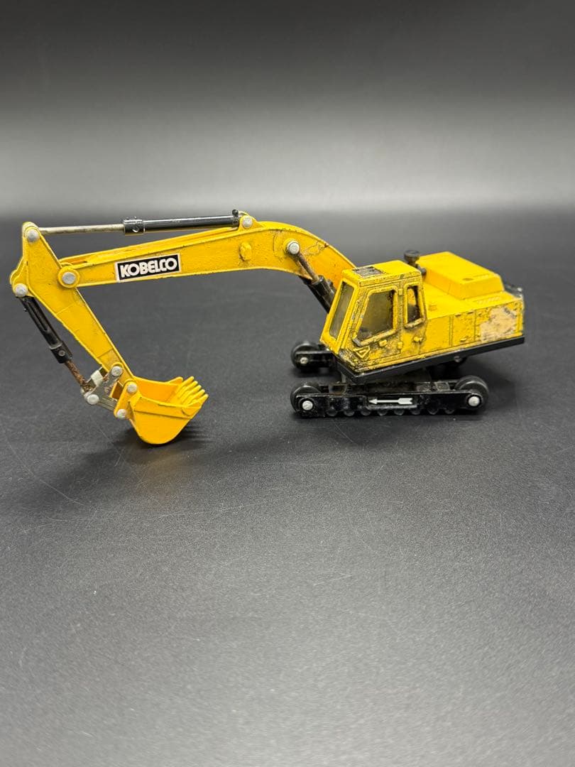 超超レア　米沢玩具　DYAPET いすゞトレーラートラック　コベルコ油圧ショベル