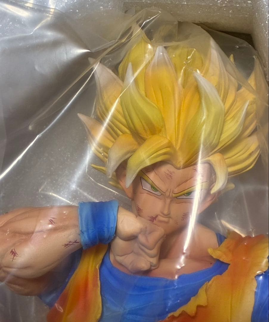 ドラゴンボール　JJstudio製　SS2孫悟空　光点灯台座付き　新品未使用品。