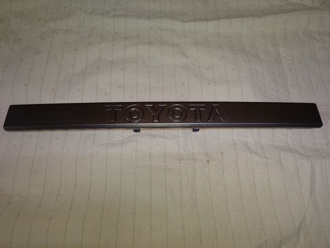 【新品未使用】ランドクルーザー250vx グリル＆ガーニッシュ＆フードモール