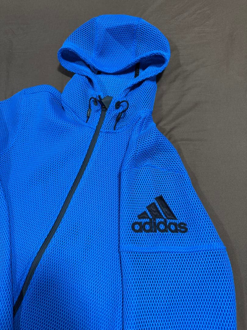 adidas メッシュ フード付きジャケット 青