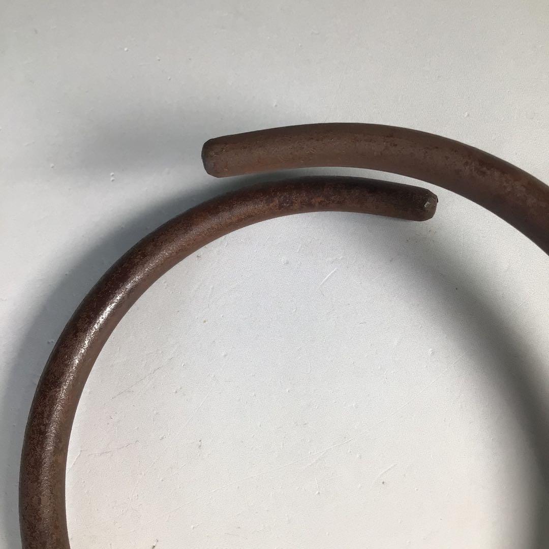 Ｎ５２４　釜釻　『加藤忠三郎(了三)造』『鉄製』『釜鐶』　共箱　茶道具