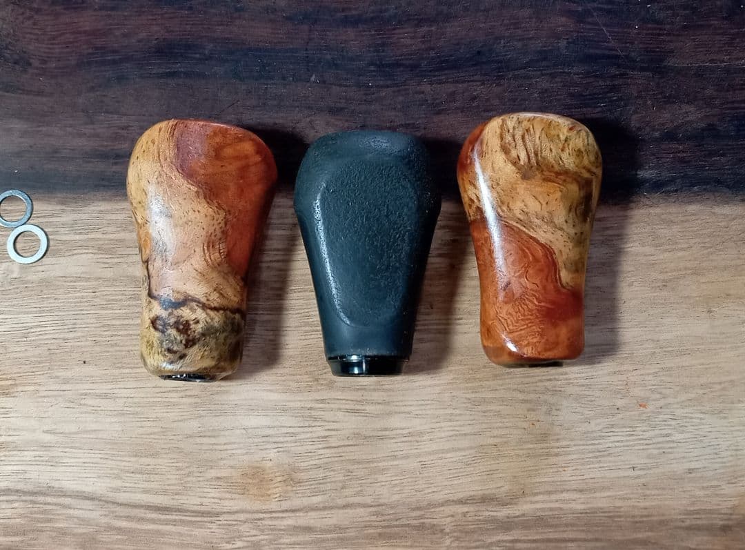 花梨ノブ　シマノ　ダイワ　リールノブ　ハンドルノブ　ベイトフィネス　　紅白青