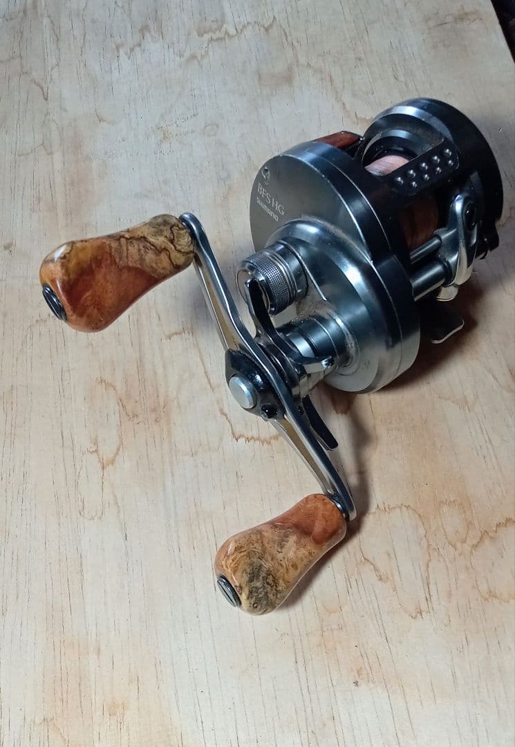 花梨ノブ　シマノ　ダイワ　リールノブ　ハンドルノブ　ベイトフィネス　　紅白青